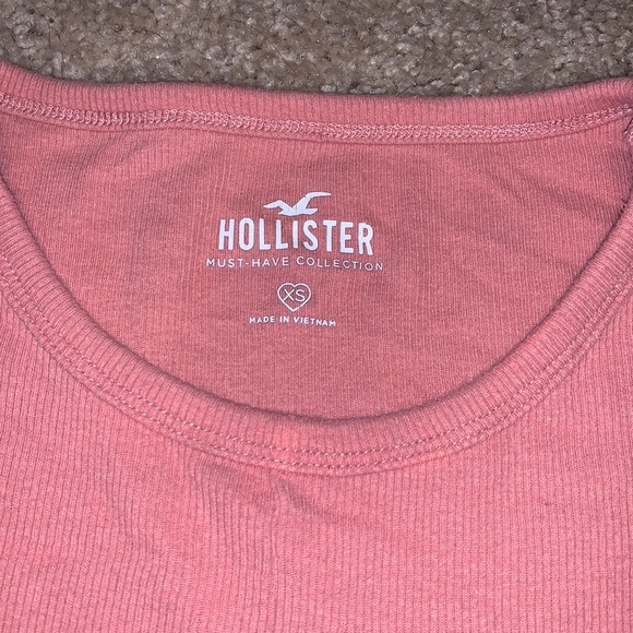 Hollister must have collection with twisted bottom - Picture 3 of 4